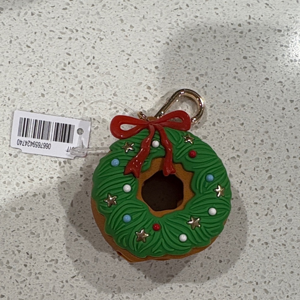 Bath and body works wreath hand sanitizer holder NWT